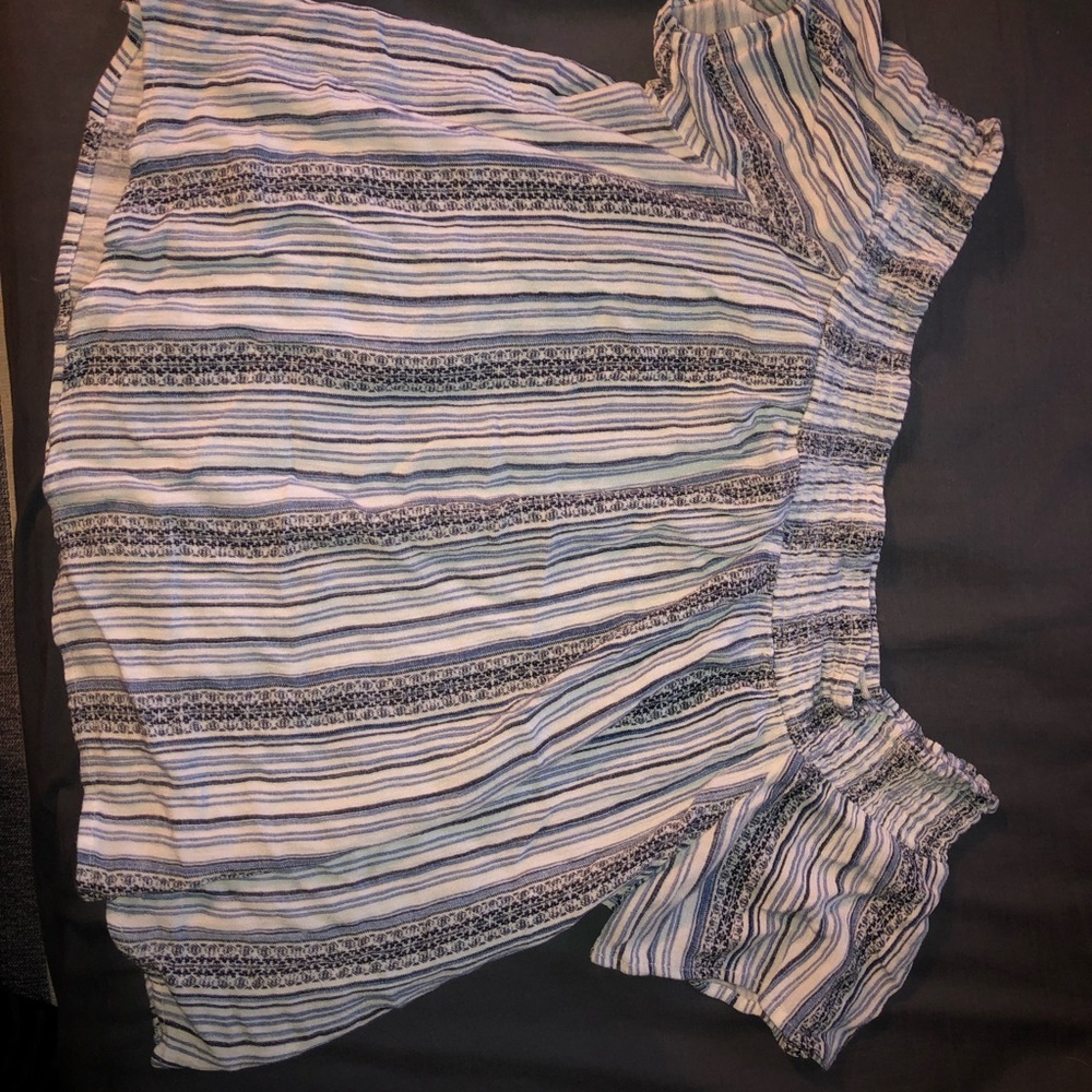 Off the shoulders shirt